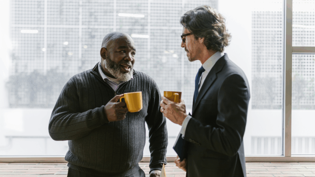 Con frecuencia evitamos tener conversaciones difíciles, tratando de evitar peleas, protegiendo nuestros egos y a la final, creando más distancia con aquellos que nos rodean, que acuerdos, conciliaciones y bienestar común. Hay mecanismos que nos ayudan a construir y solidificar nuestras relaciones interpersonales en todos los planos de nuestras vidas.